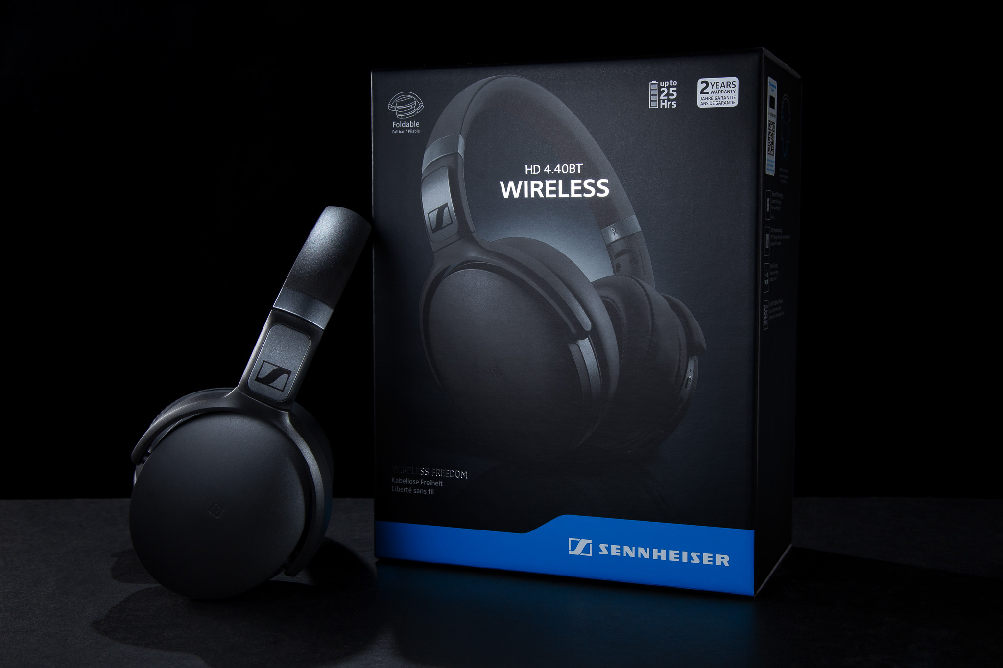 Sennheiser 4.40 BT HD series headphone with box, packshot photo