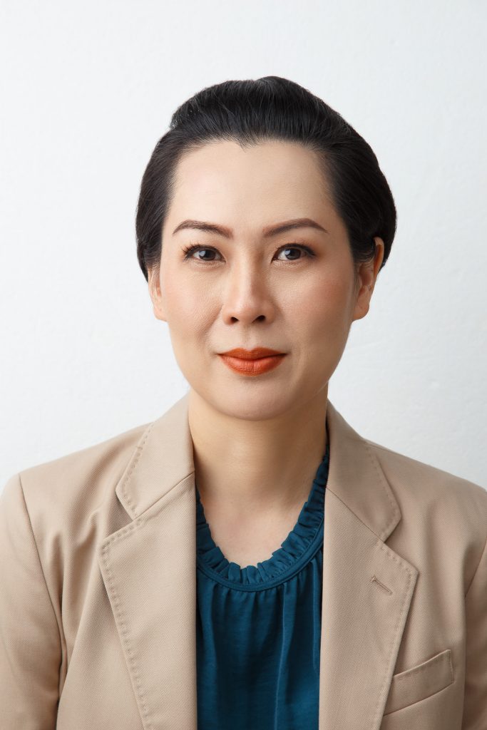 CEO portrait of DG pharma